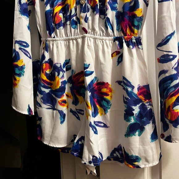 Show Me Your Mumu Red Rocks Floral Romper in Petal Pink Bell Sleeve Medium - Picture 11 of 11